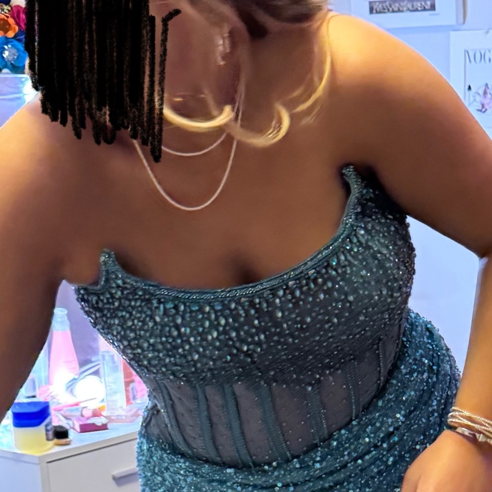 Elegant Blue Sequin Dress - Picture 3 of 6